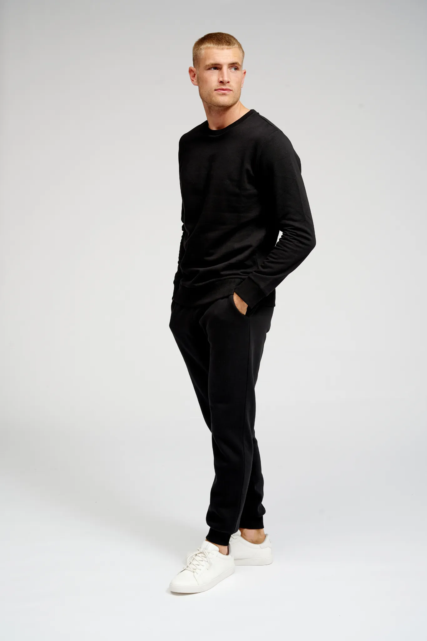 Basic Sweatpants - Svart