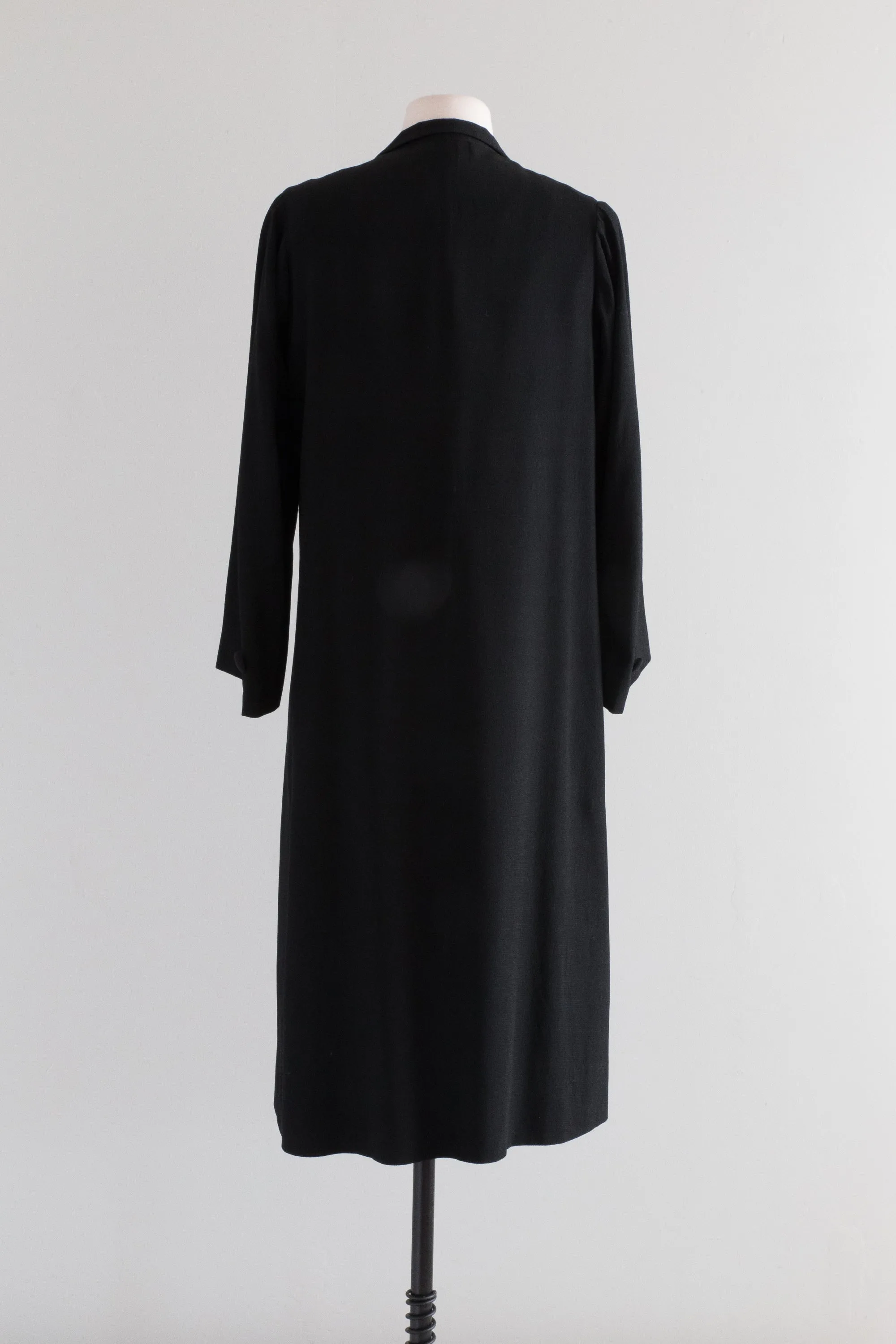Elegant 1920's Black Crepe Longline Tuxedo Style Coat With Fur Wrap / Small