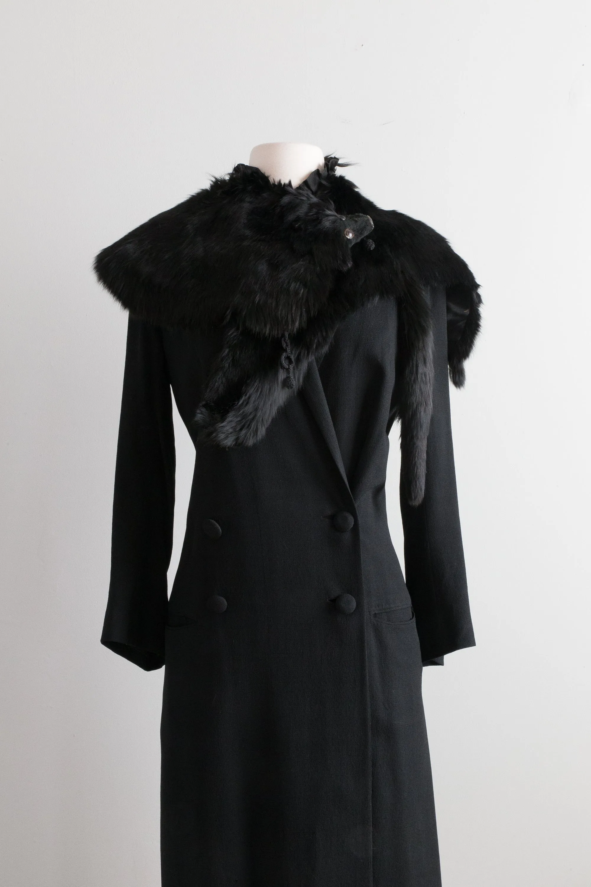 Elegant 1920's Black Crepe Longline Tuxedo Style Coat With Fur Wrap / Small