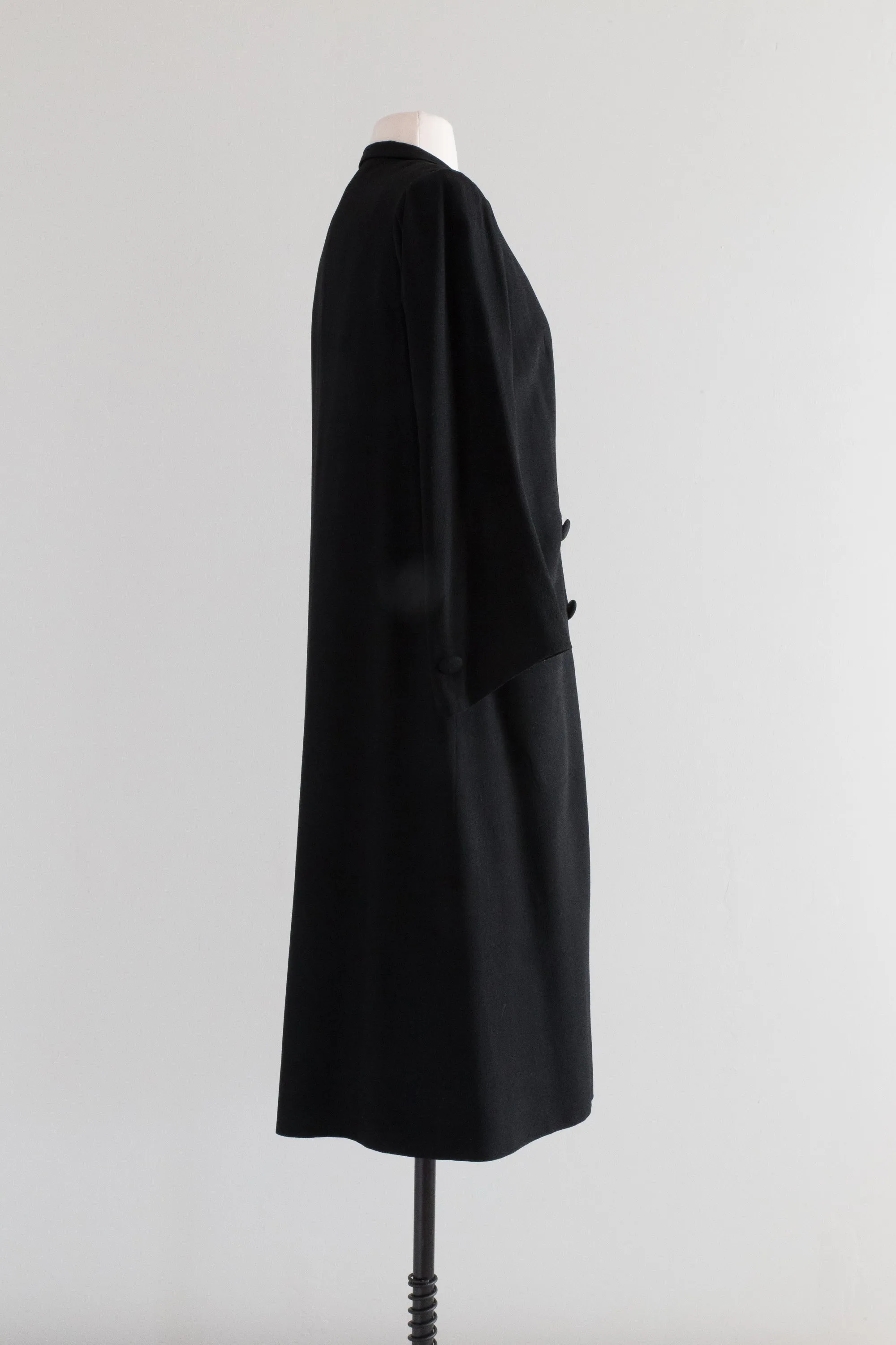 Elegant 1920's Black Crepe Longline Tuxedo Style Coat With Fur Wrap / Small