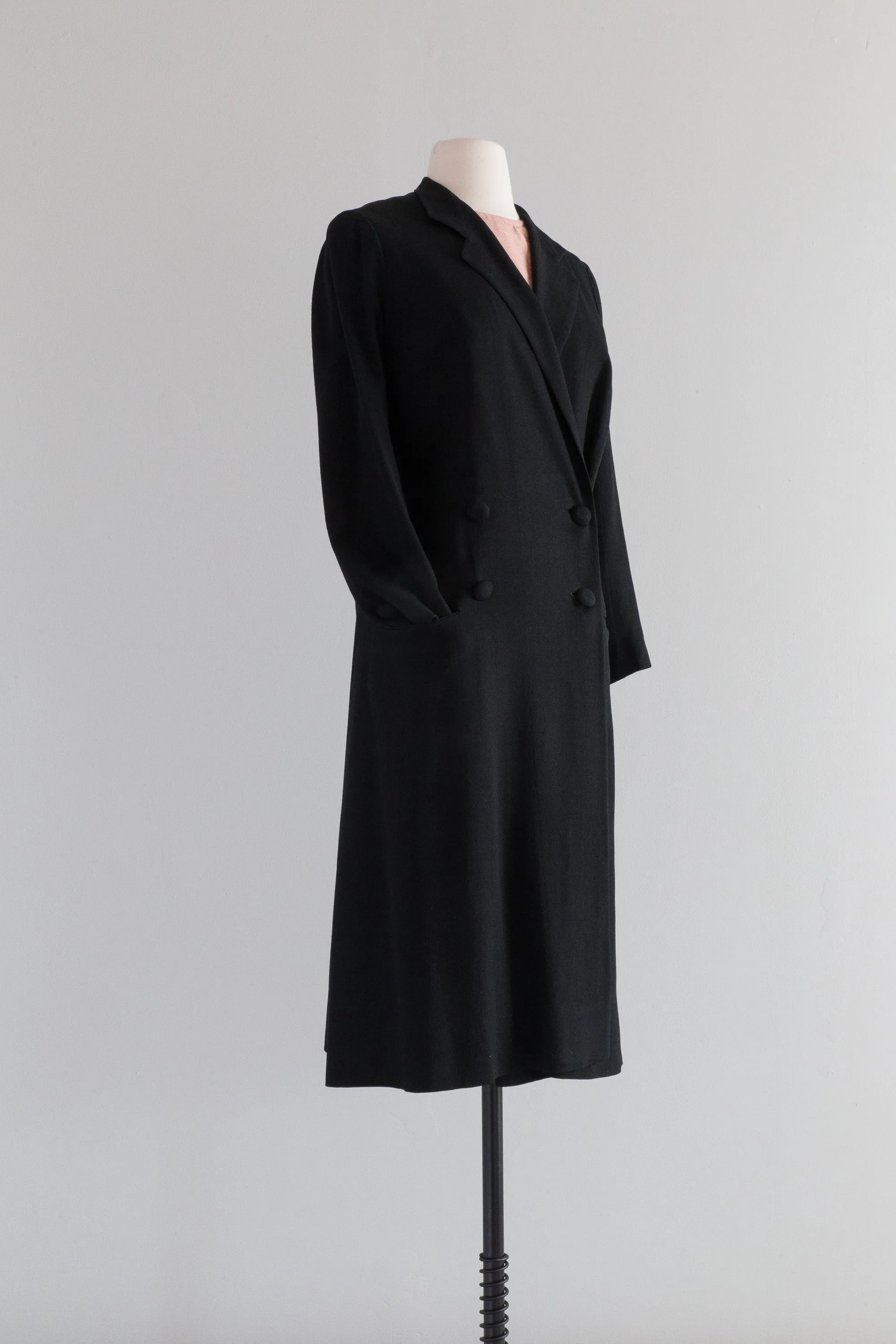 Elegant 1920's Black Crepe Longline Tuxedo Style Coat With Fur Wrap / Small