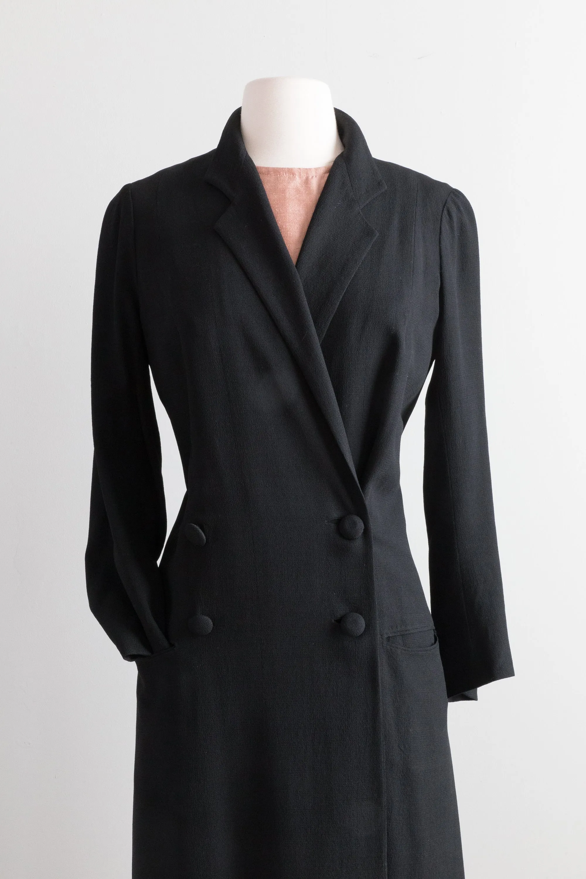 Elegant 1920's Black Crepe Longline Tuxedo Style Coat With Fur Wrap / Small