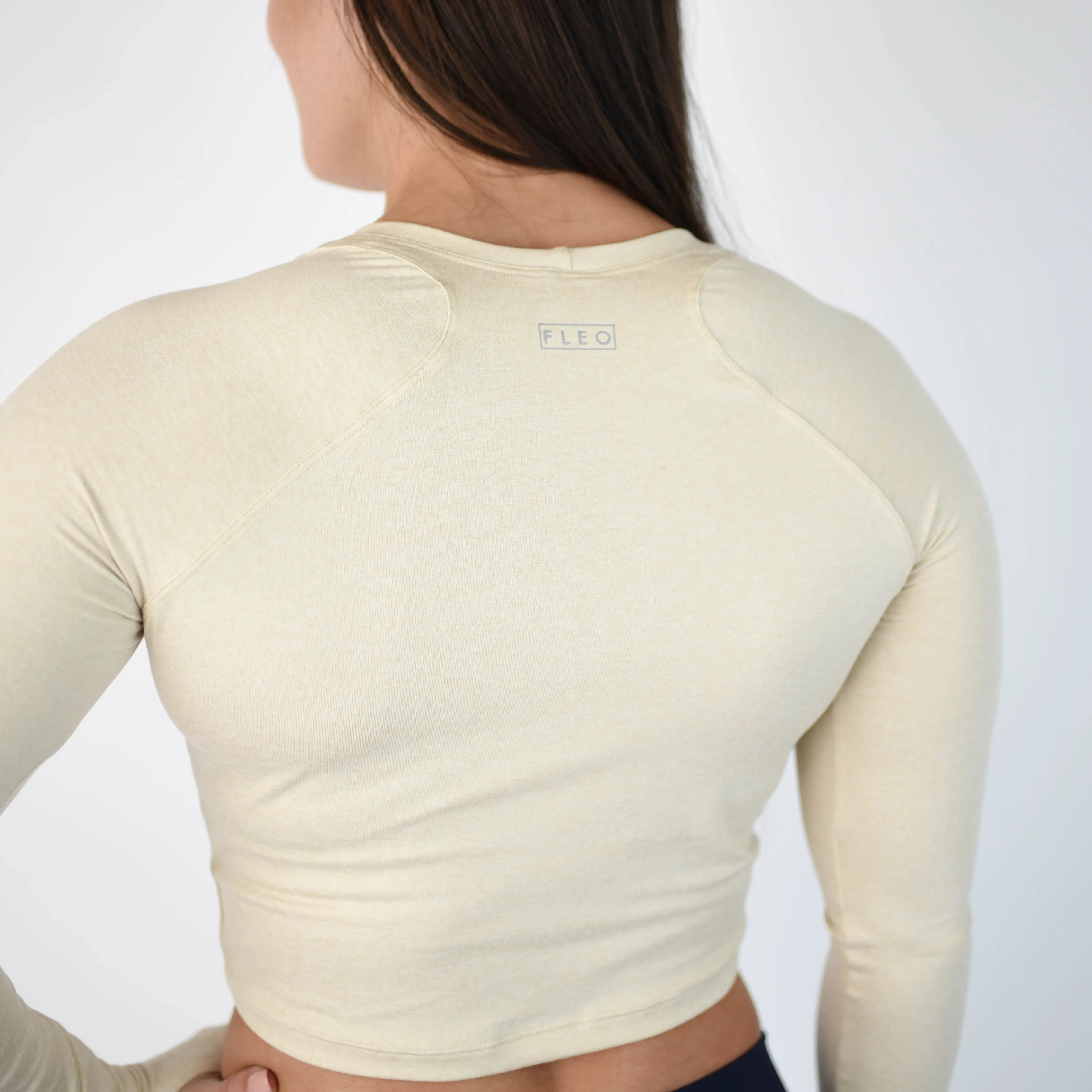 FLEO Foundation Long Sleeve Crop - Sand
