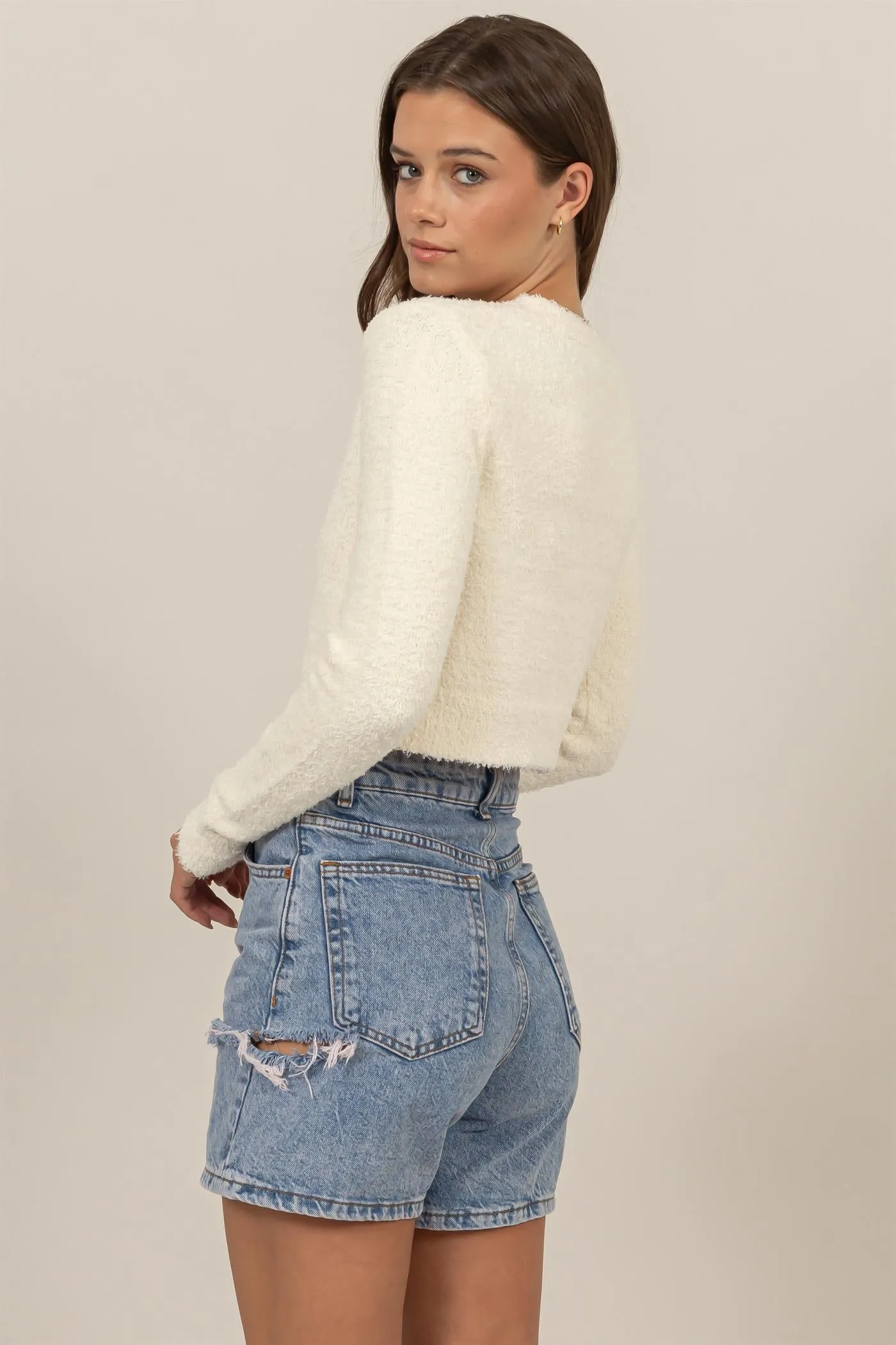 HF24F330-Padded Shoulder Cropped Sweater