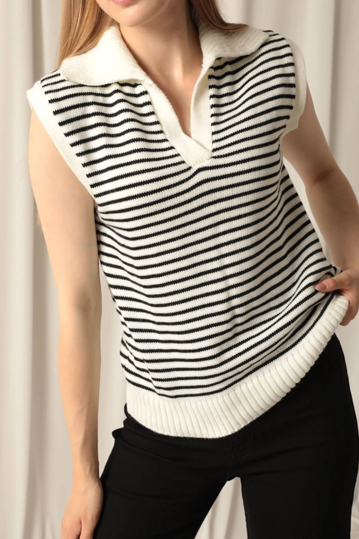 KKT Knitwear Fabric Striped Women's Crop Ecru Sweater - Plymouth