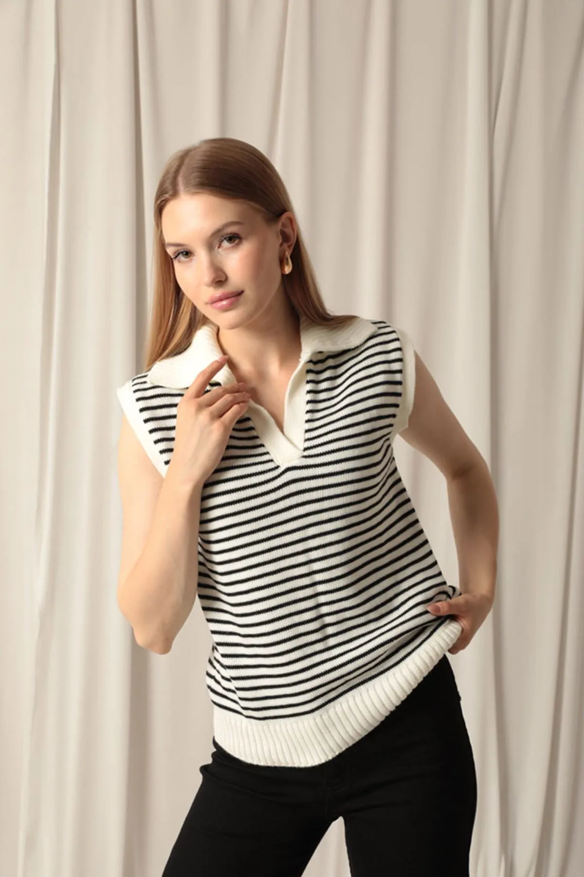 KKT Knitwear Fabric Striped Women's Crop Ecru Sweater - Plymouth