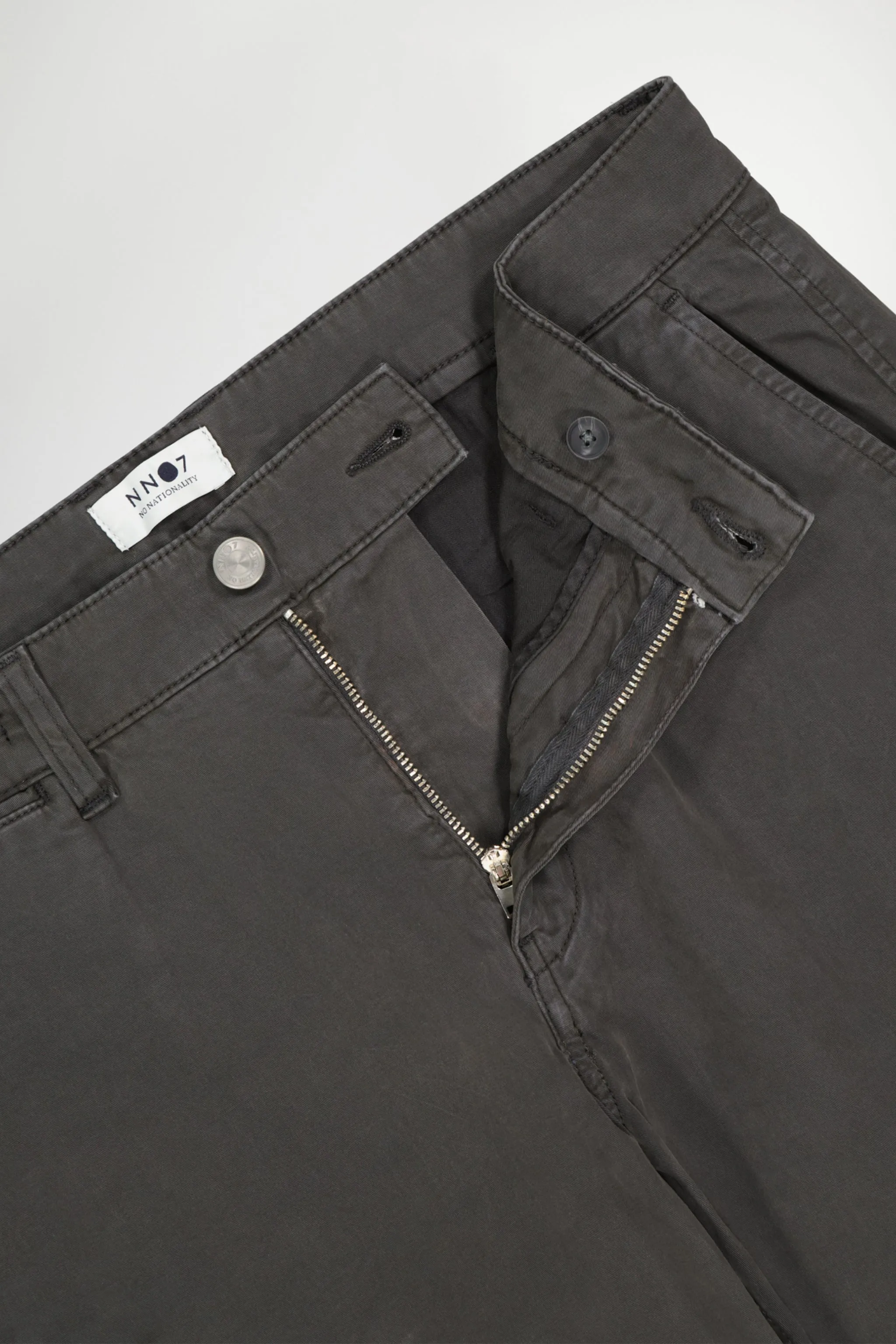 NN07 Marco 1400 Classic Chino in Dark Army