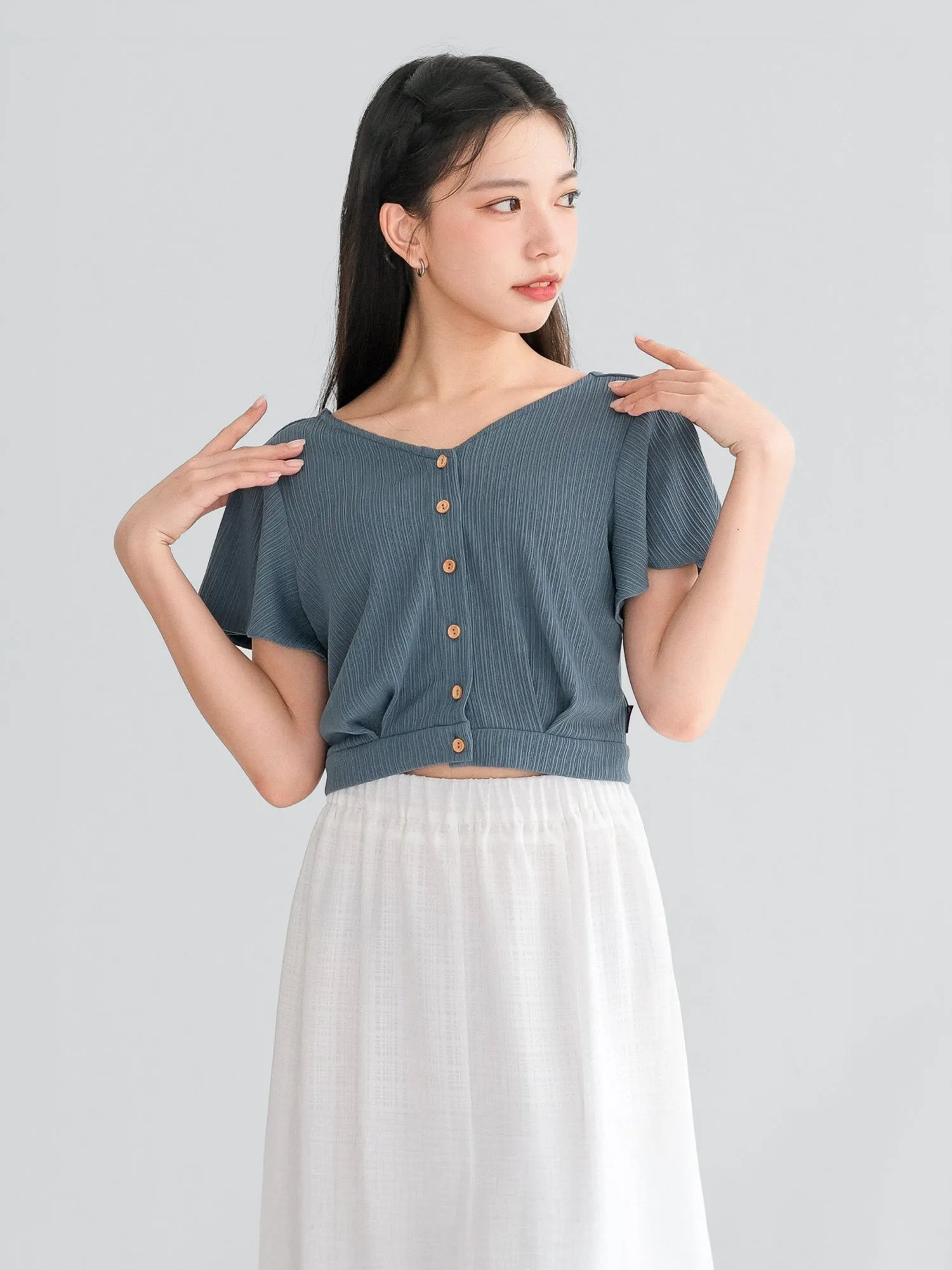 Rihu Ruffle Sleeve Crop Top*