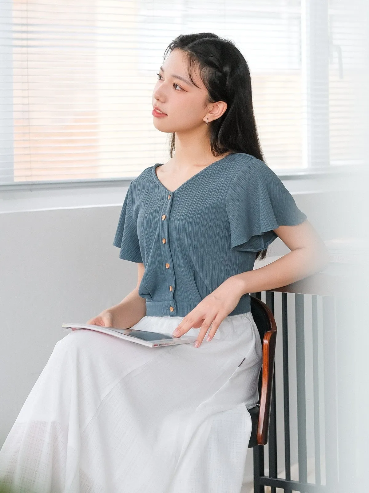Rihu Ruffle Sleeve Crop Top*