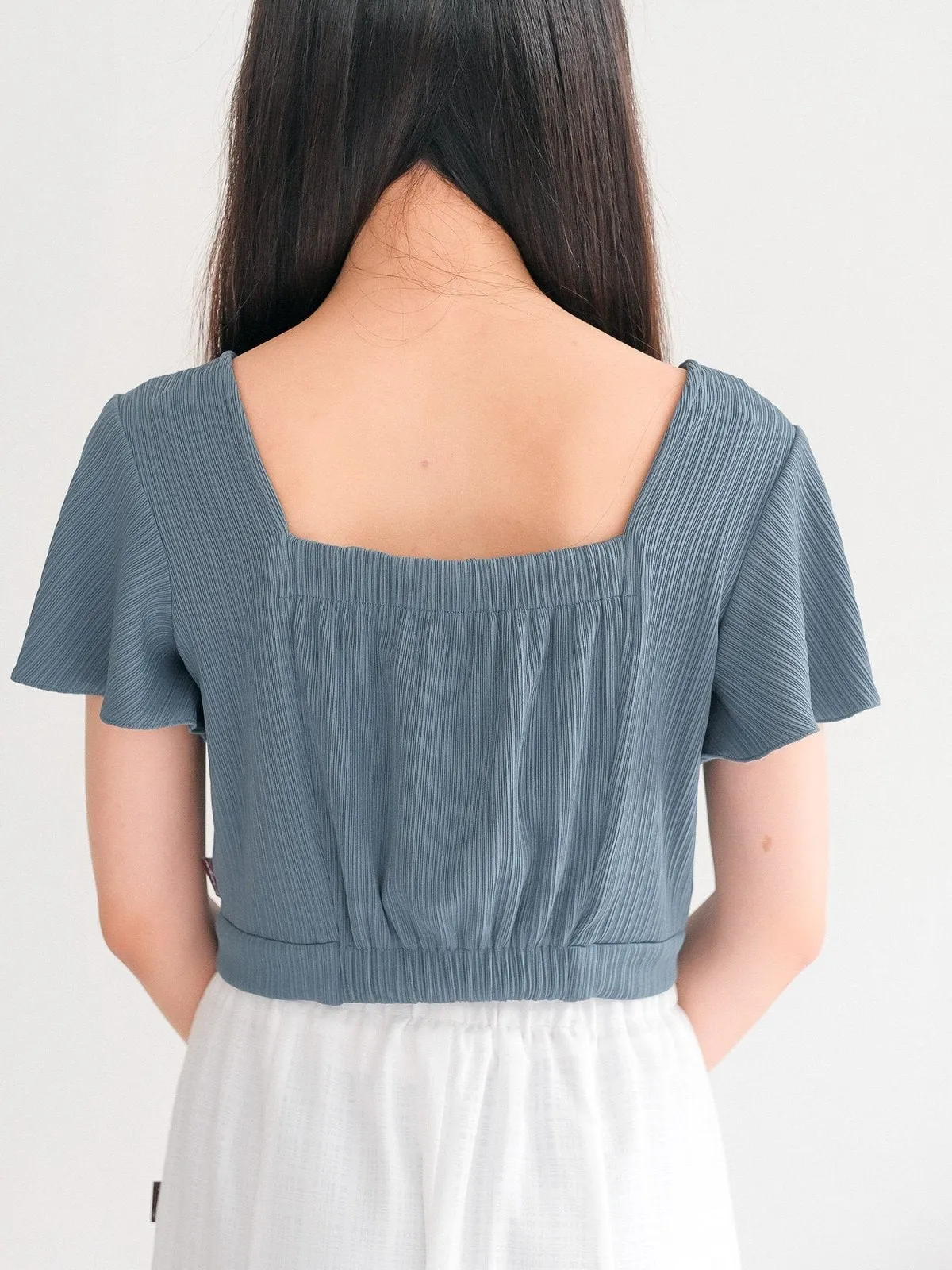 Rihu Ruffle Sleeve Crop Top*