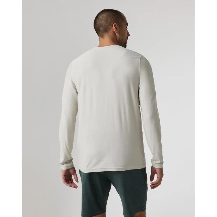 Vuori Men's Long Sleeve Strato Tech Tee in Salt Heather