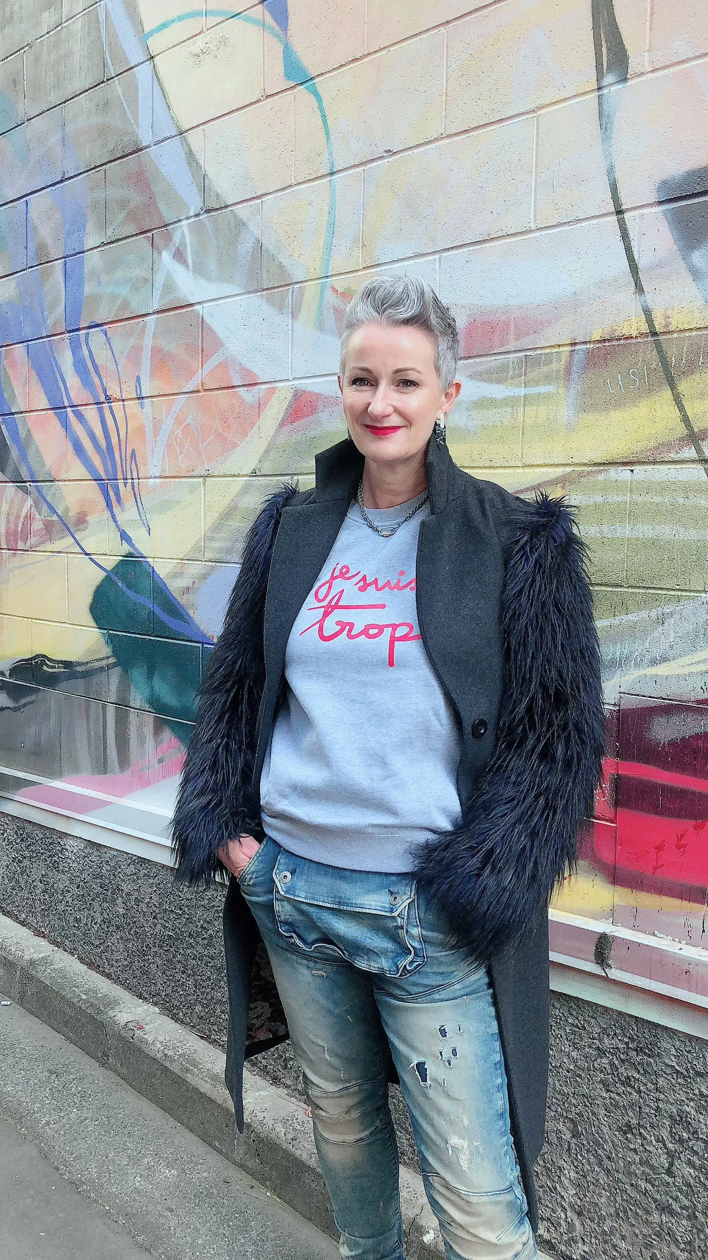 Women’s JE SUIS TROP crew neck Grey with Red print - MEDIUM